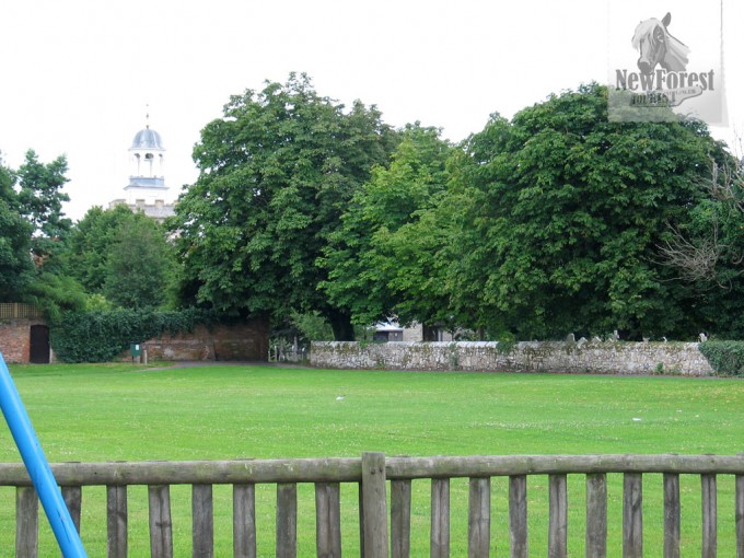 lymington-playground-scenery St Thomas' Church, Lymington